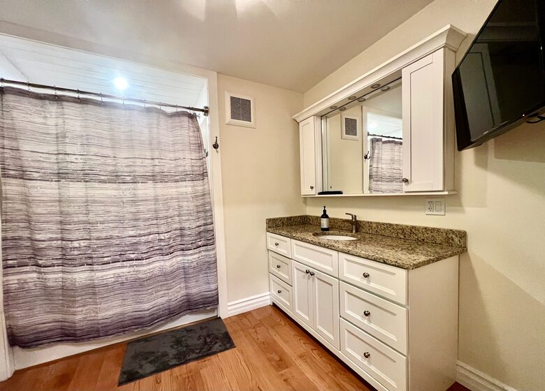 "Celebrate Everything" -a Lake Muskoka Beauty - Muskoka Lakes, Canada