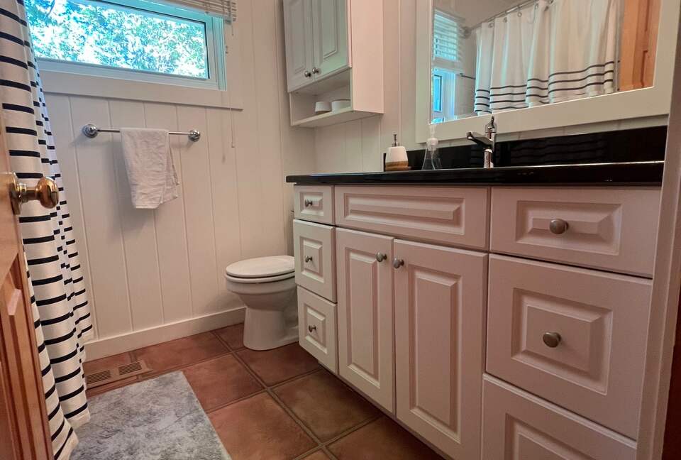 "Celebrate Everything" -a Lake Muskoka Beauty - Muskoka Lakes, Canada