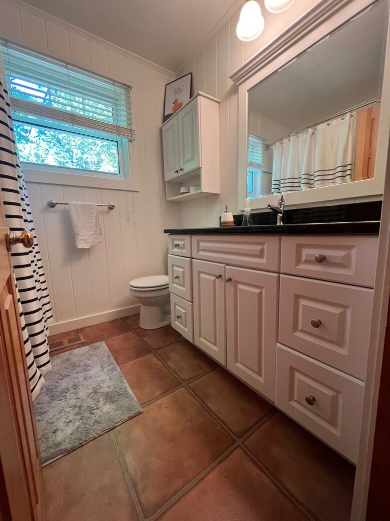 "Celebrate Everything" -a Lake Muskoka Beauty - Muskoka Lakes, Canada