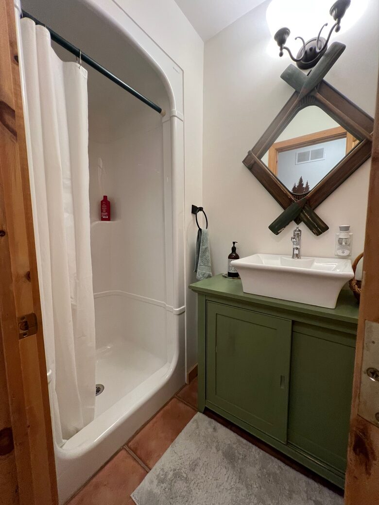 "Celebrate Everything" -a Lake Muskoka Beauty - Muskoka Lakes, Canada