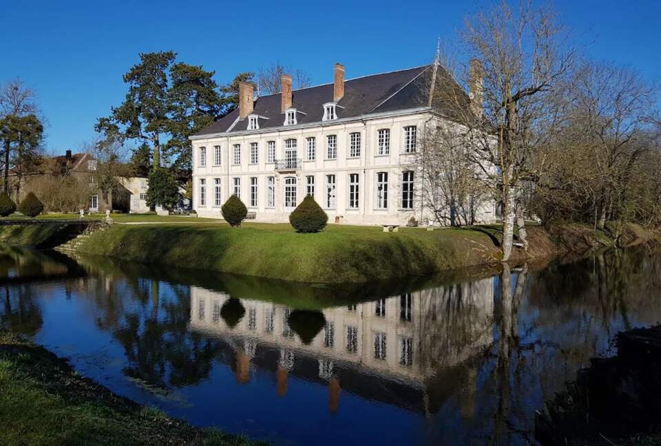 Château d'Isle-sur-Marne (R) - Isle sur Marne, France