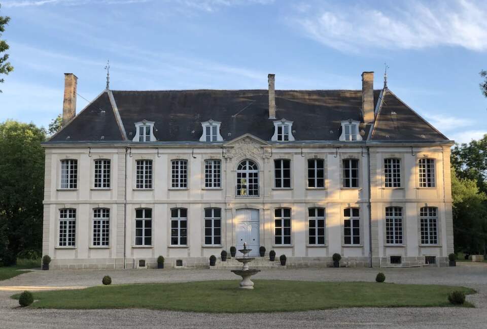 Château d'Isle-sur-Marne (R) - Isle sur Marne, France