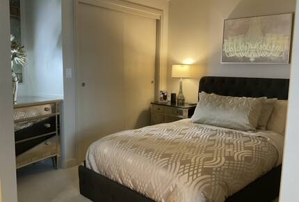 Luxury Downtown Bellevue Retreat - Bellevue, Washington