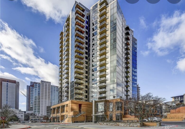 Luxury Downtown Bellevue Retreat - Bellevue, Washington