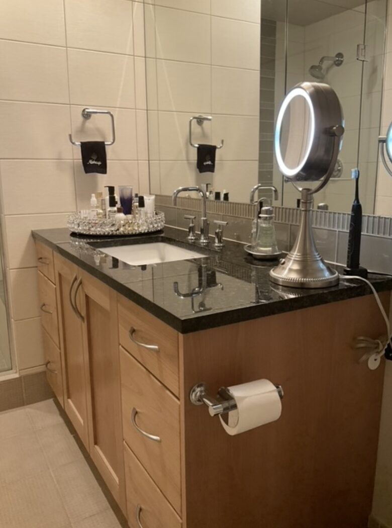 Luxury Downtown Bellevue Retreat - Bellevue, Washington