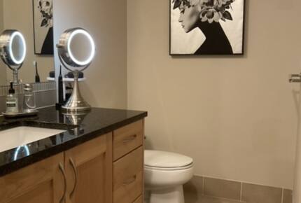 Luxury Downtown Bellevue Retreat - Bellevue, Washington