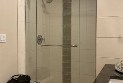 Luxury Downtown Bellevue Retreat - Bellevue, Washington