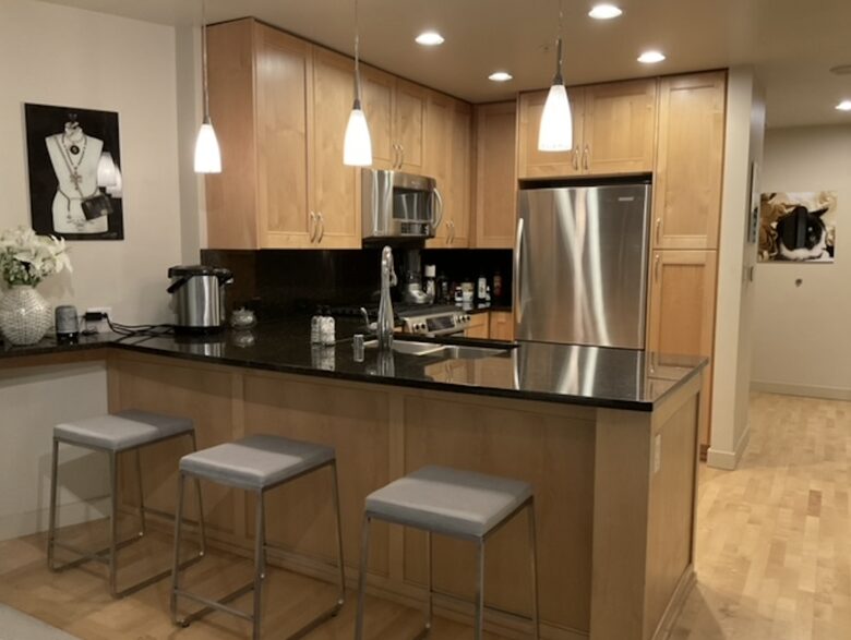 Luxury Downtown Bellevue Retreat - Bellevue, Washington