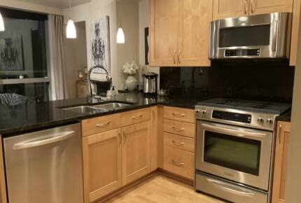 Luxury Downtown Bellevue Retreat - Bellevue, Washington