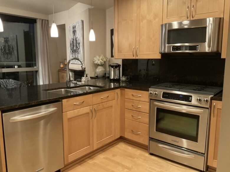 Luxury Downtown Bellevue Retreat - Bellevue, Washington