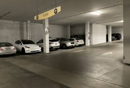 Luxury Downtown Bellevue Retreat - Bellevue, Washington