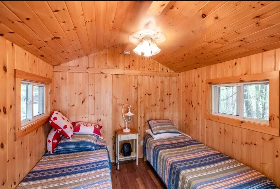 "Celebrate Everything" -a Lake Muskoka Beauty - Muskoka Lakes, Canada