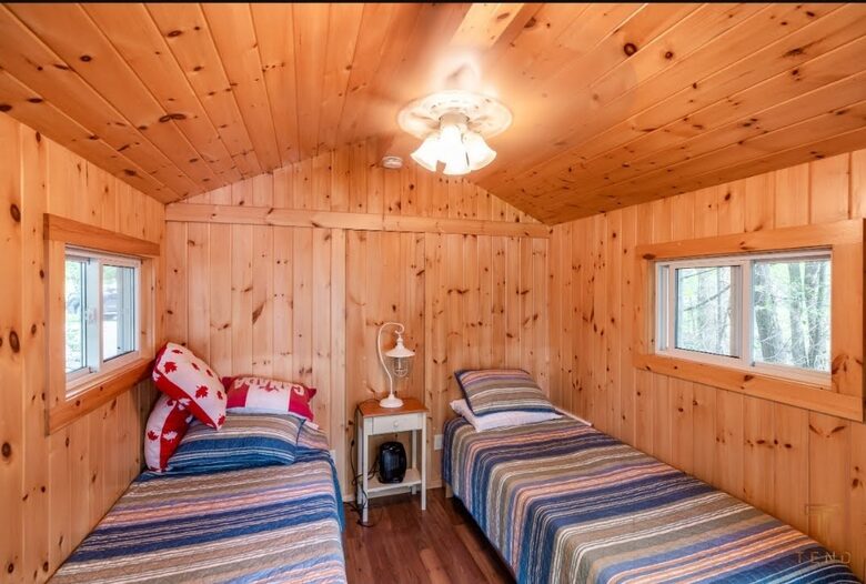 "Celebrate Everything" -a Lake Muskoka Beauty - Muskoka Lakes, Canada