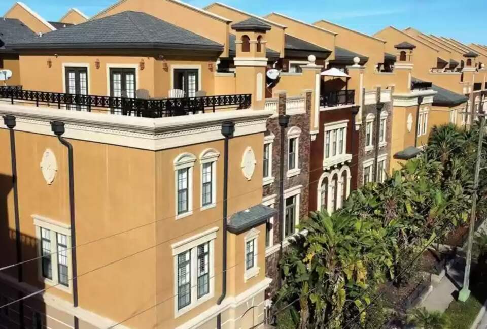 Beautiful Brownstone in Hyde Park - Tampa, Florida