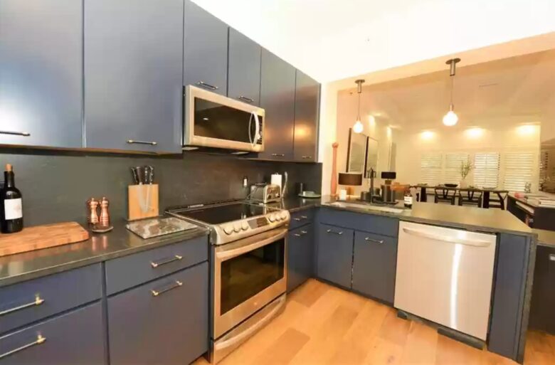 Beautiful Brownstone in Hyde Park - Tampa, Florida