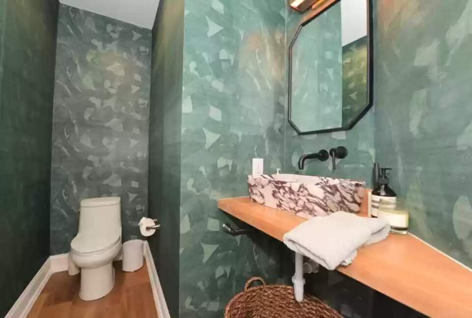 Beautiful Brownstone in Hyde Park - Tampa, Florida