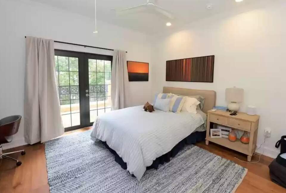 Beautiful Brownstone in Hyde Park - Tampa, Florida