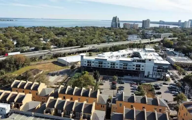 Beautiful Brownstone in Hyde Park - Tampa, Florida