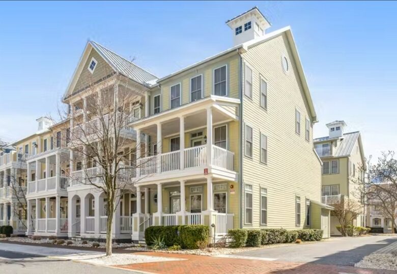 Exterior end unit with double front porches