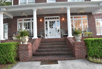 Southern Beauty | Smith Lake - Crane Hill, Alabama