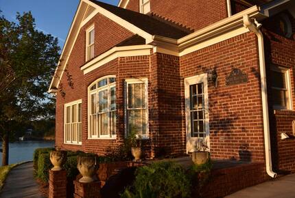 Southern Beauty | Smith Lake - Crane Hill, Alabama