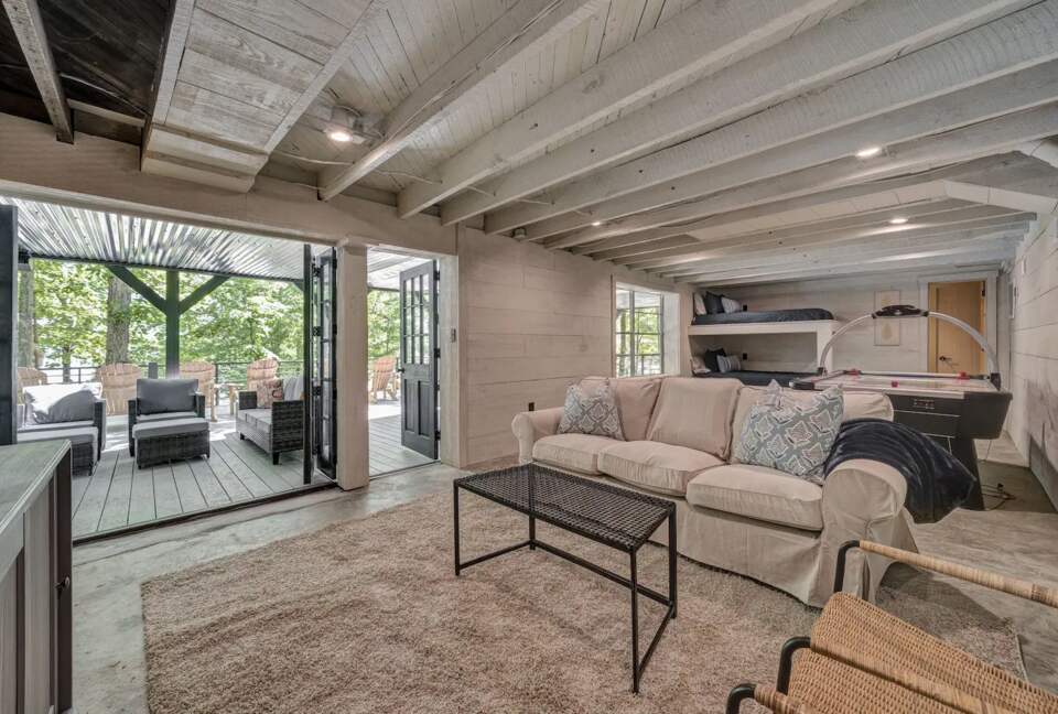 Smith Lake Retreat - Crane Hill, Alabama