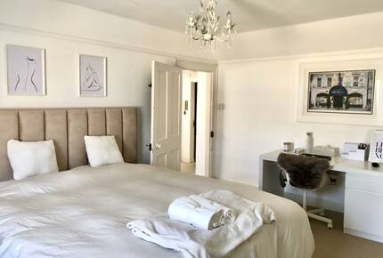 Main Bedroom with King Bed and high-quality linen