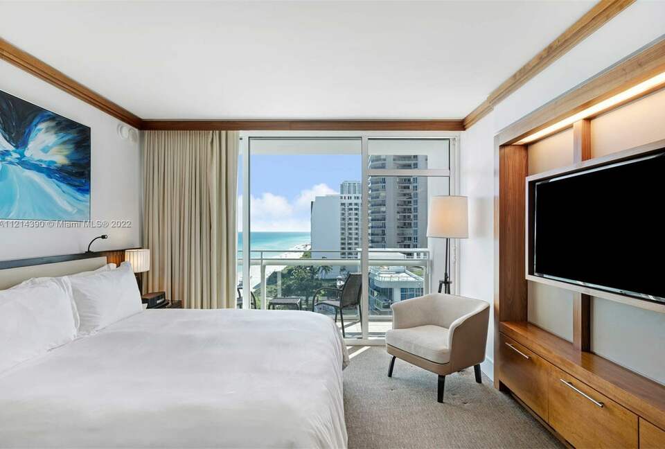 Ocean View Carillon Luxury Wellness Resort - Miami Beach, Florida