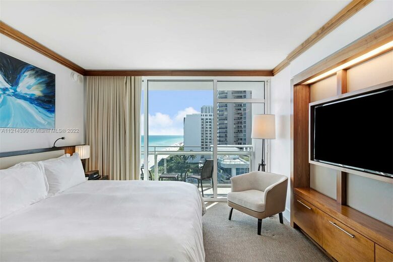 Ocean View Carillon Luxury Wellness Resort - Miami Beach, Florida
