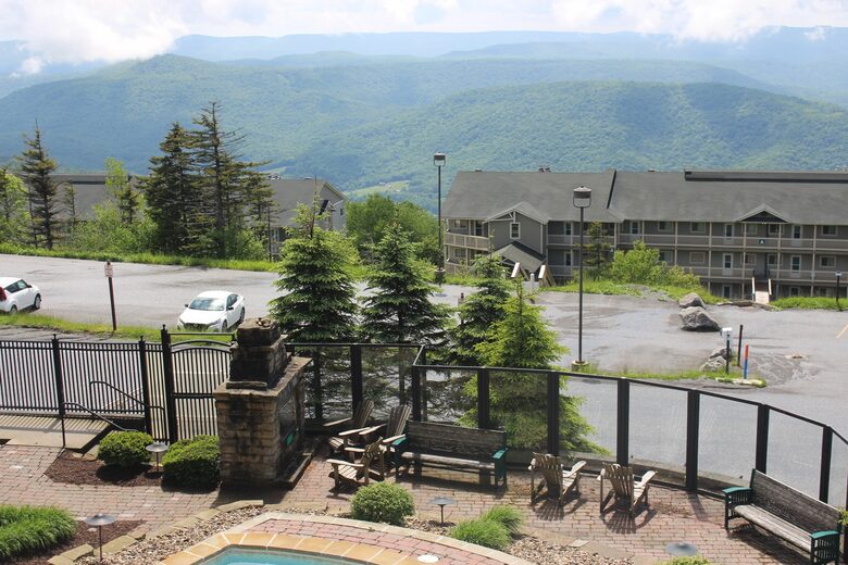 Snowshoe Ski-In/Ski-Out Studio - Snowshoe, West Virginia