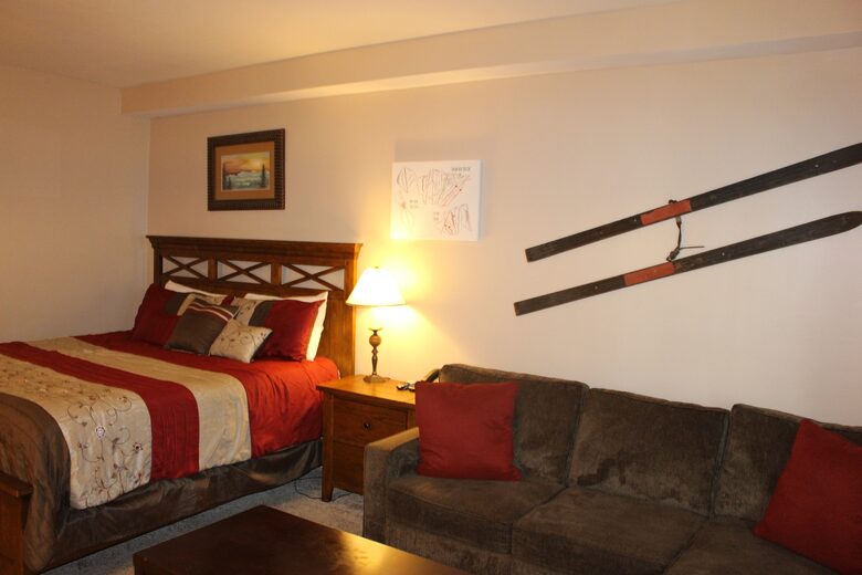Snowshoe Ski-In/Ski-Out Studio - Snowshoe, West Virginia