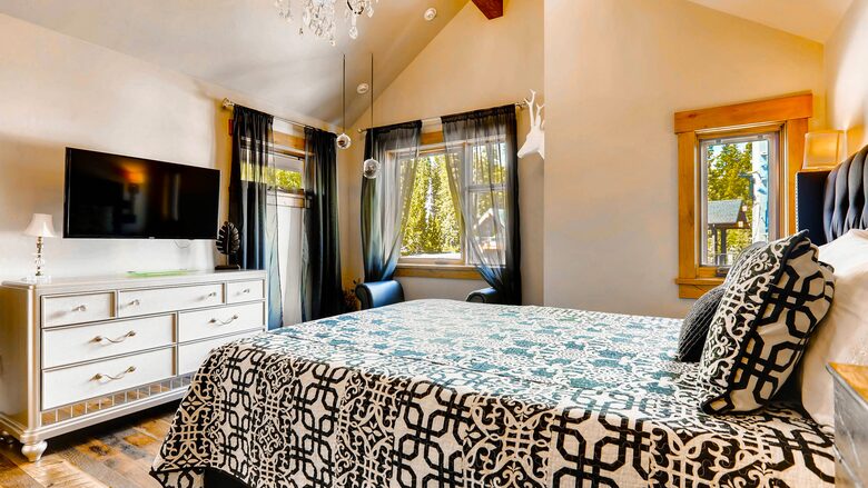 Luxurious Custom Ski Home on Peak 8 | "A Mine Shaft" - Moving Mountains - Breckenridge, Colorado