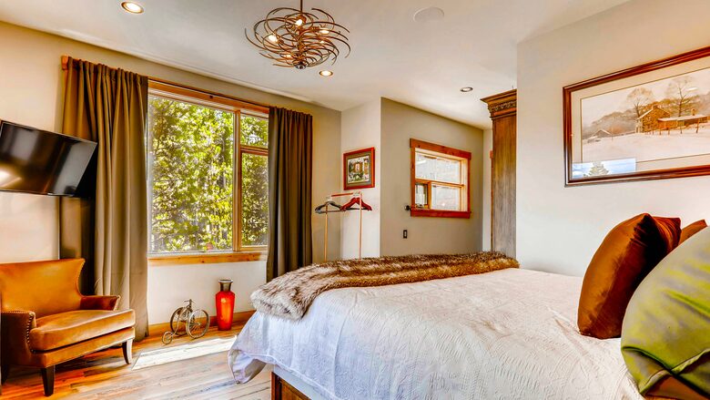 Luxurious Custom Ski Home on Peak 8 | "A Mine Shaft" - Moving Mountains - Breckenridge, Colorado