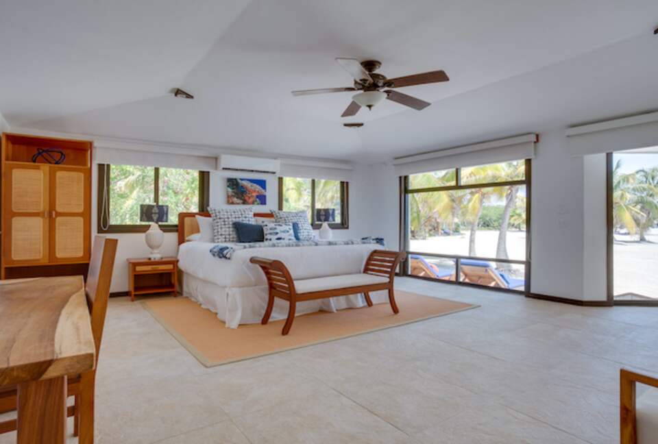 Royal Belize Private Island - Ragged Caye, Belize