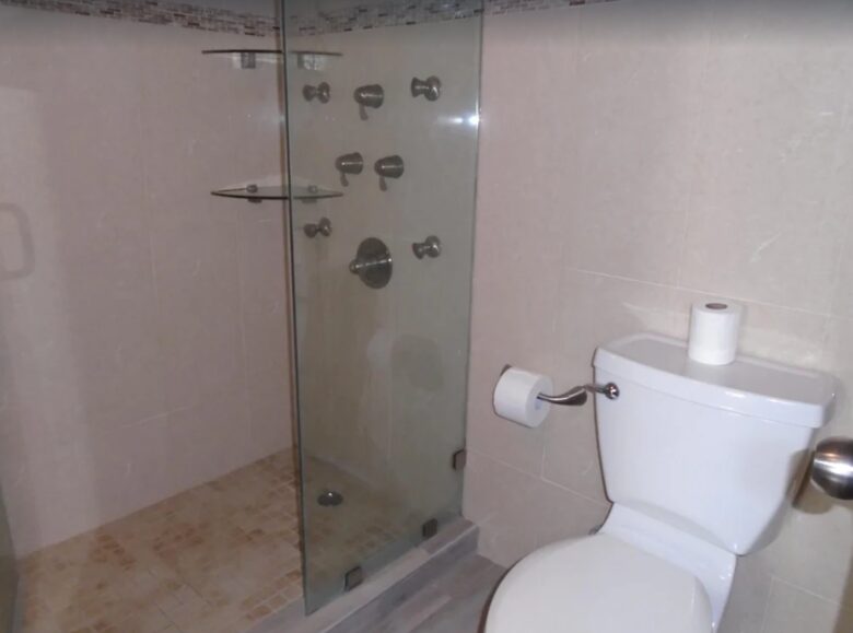 Raquet Club Condominiums - Beachfront Isla Verde - Carolina, Puerto Rico