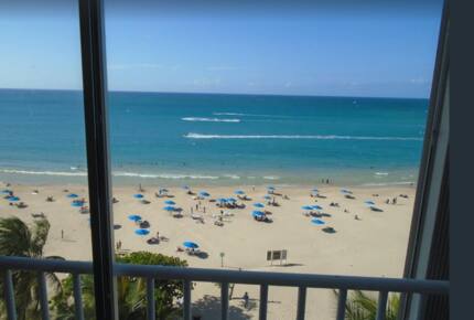 Raquet Club Condominiums - Beachfront Isla Verde - Carolina, Puerto Rico