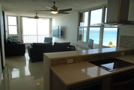 Raquet Club Condominiums - Beachfront Isla Verde - Carolina, Puerto Rico