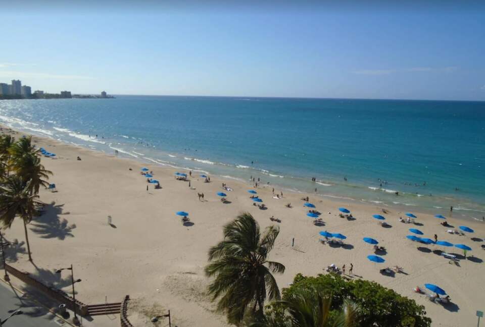 Raquet Club Condominiums - Beachfront Isla Verde - Carolina, Puerto Rico