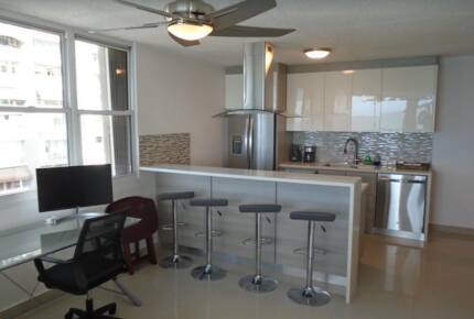 Raquet Club Condominiums - Beachfront Isla Verde - Carolina, Puerto Rico