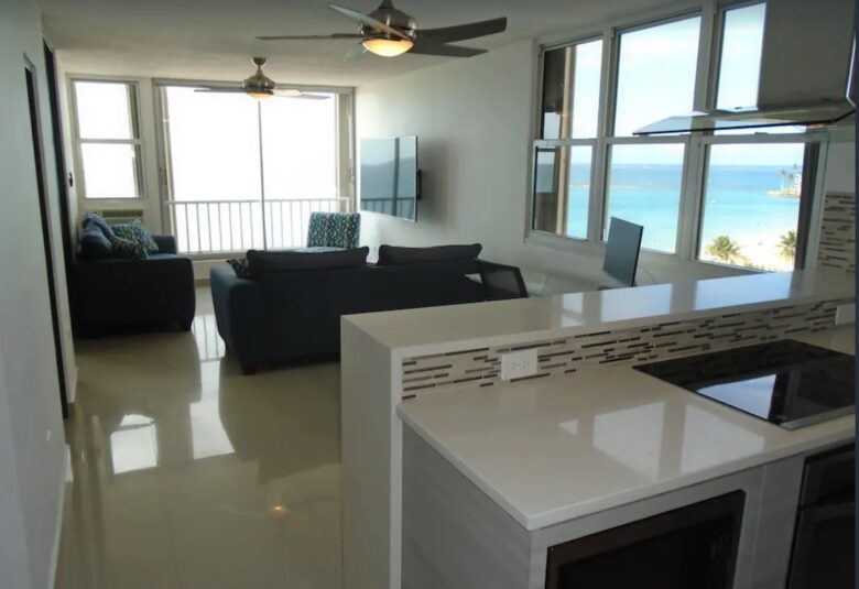 Raquet Club Condominiums - Beachfront Isla Verde - Carolina, Puerto Rico