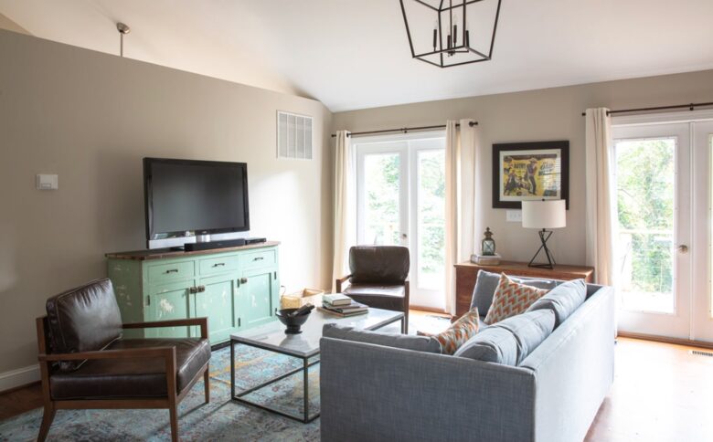 Charming Downtown Carriage House - Charlottesville, Virginia