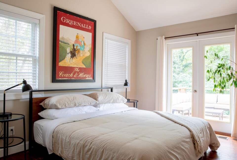 Charming Downtown Carriage House - Charlottesville, Virginia