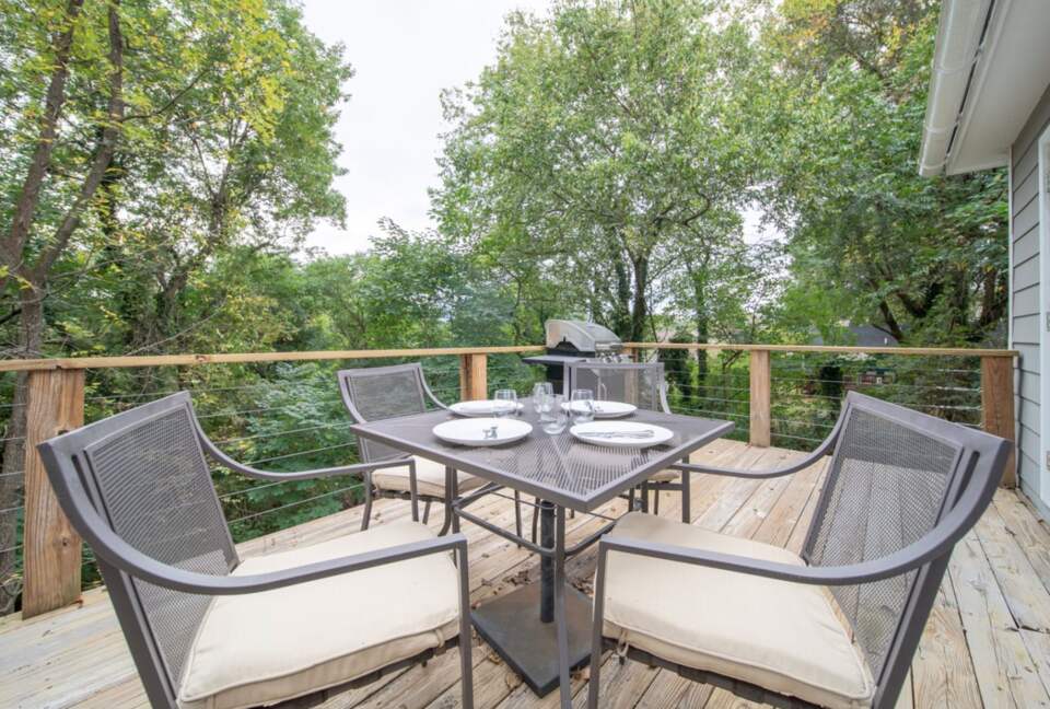 Charming Downtown Carriage House - Charlottesville, Virginia