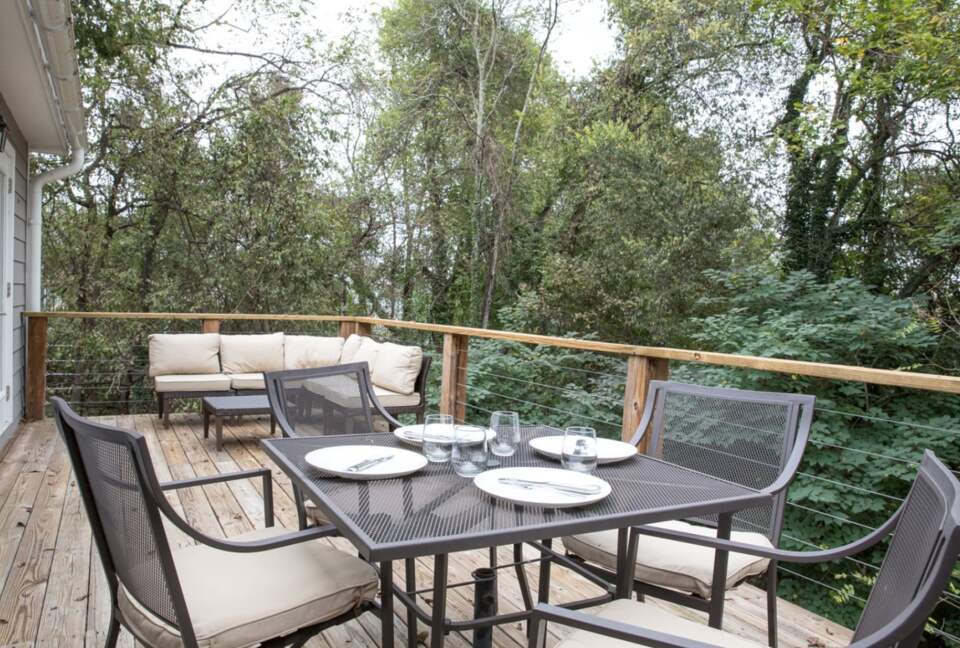 Charming Downtown Carriage House - Charlottesville, Virginia