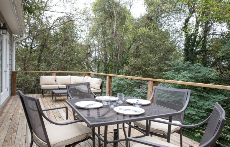 Charming Downtown Carriage House - Charlottesville, Virginia