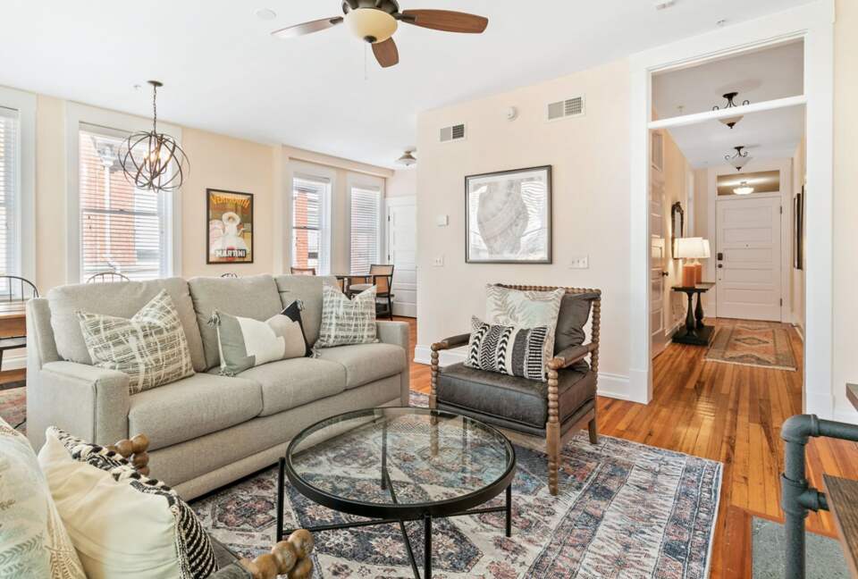 Charlottesville's Historic Downtown Getaway - Charlottesville, Virginia