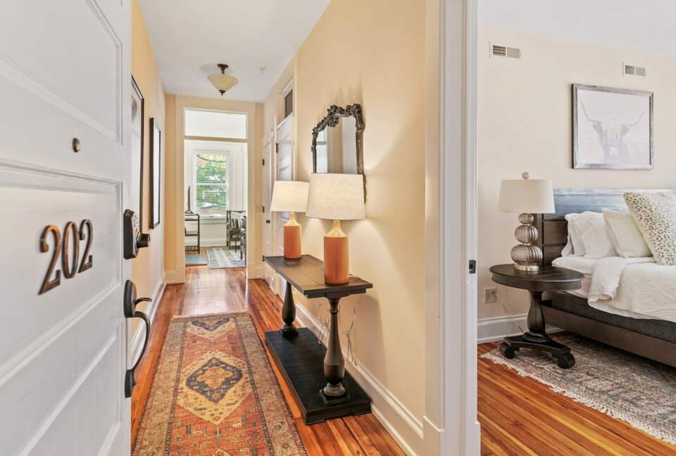 Charlottesville's Historic Downtown Getaway - Charlottesville, Virginia