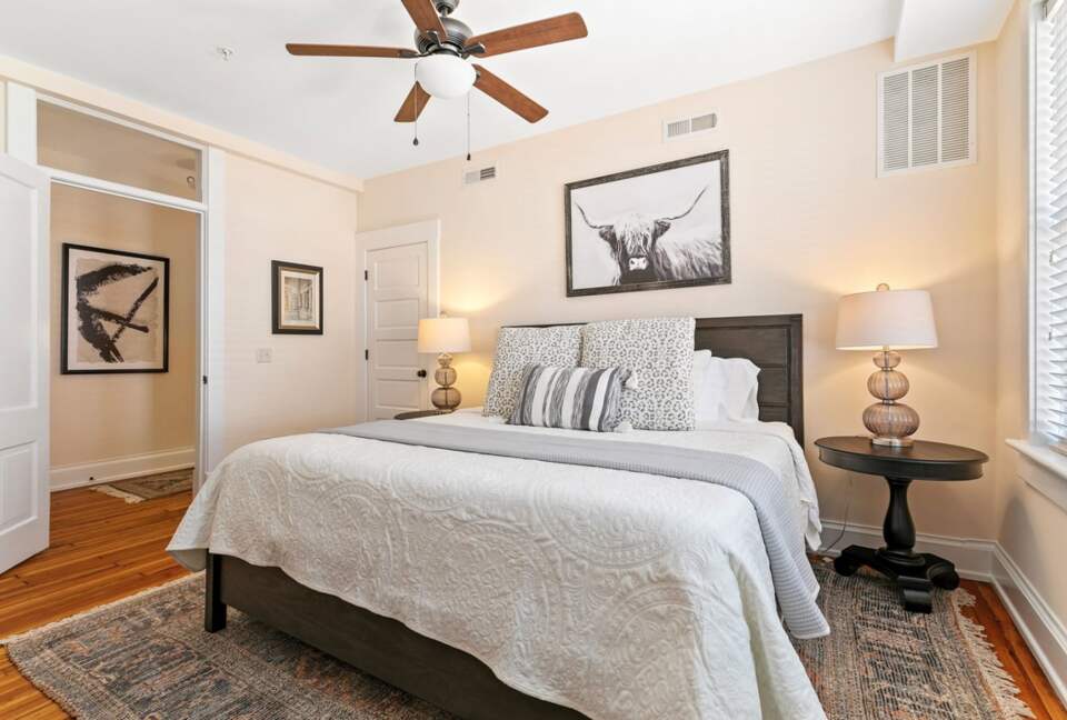 Charlottesville's Historic Downtown Getaway - Charlottesville, Virginia