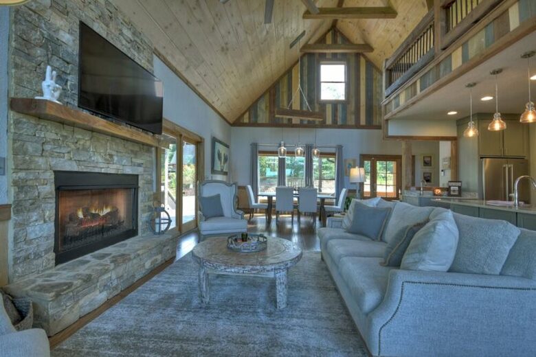 A Cut Above | North Georgia Mountain Home - Blue Ridge, Georgia