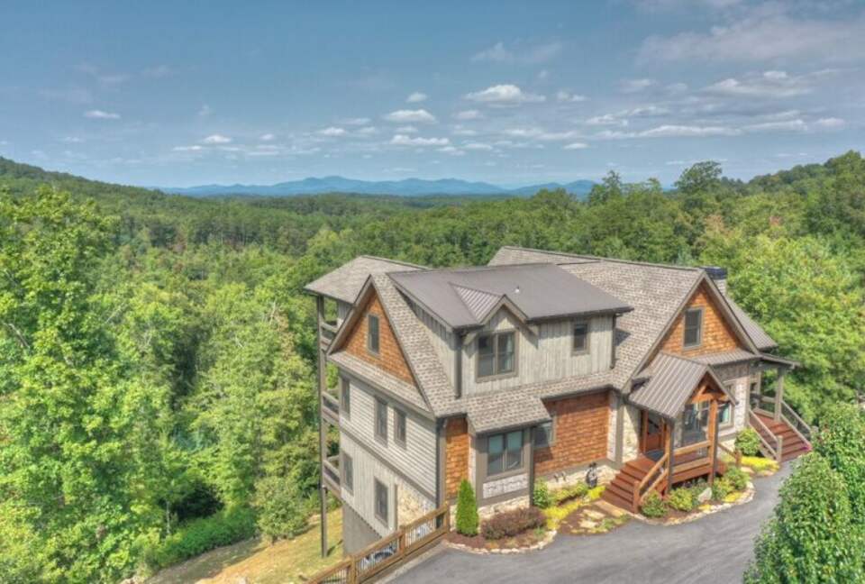 A Cut Above | North Georgia Mountain Home - Blue Ridge, Georgia